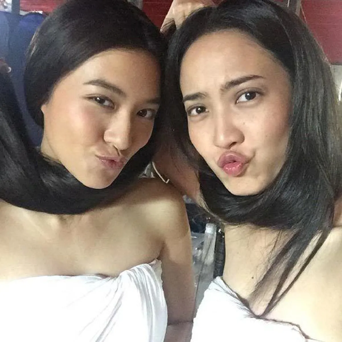 แฝดคนละฝา! มิว นิษฐา-แต้ว ณฐพร สวยเซ็กซี่ถ่ายปฏิทินช่อง 3