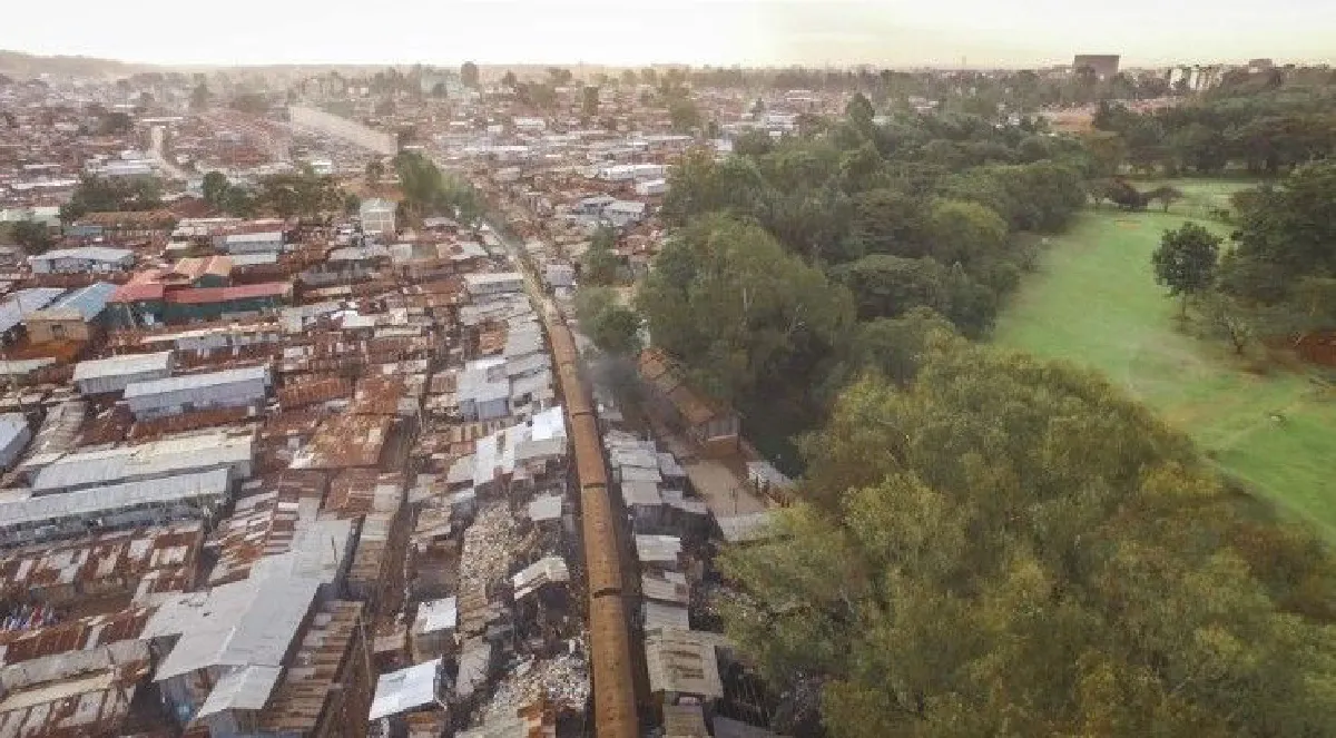 ภาพถ่ายจากโดรนแสดงช่องว่างระหว่างคนจน และคนรวยในเคนยา