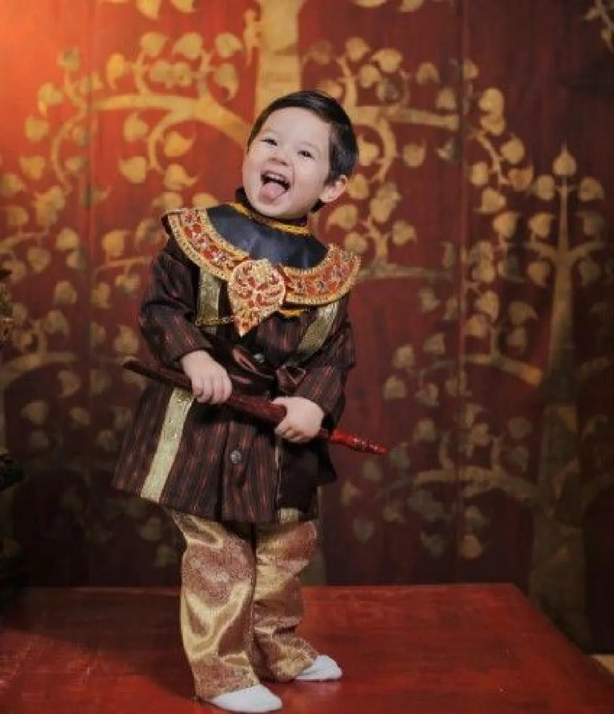 หล่อเว่อร์!"น้องฟีลิกซ์"ลูกชายโบว์ชมพู อาร์สยามแปลงโฉมเป็น"ขุนไกรน้อย"