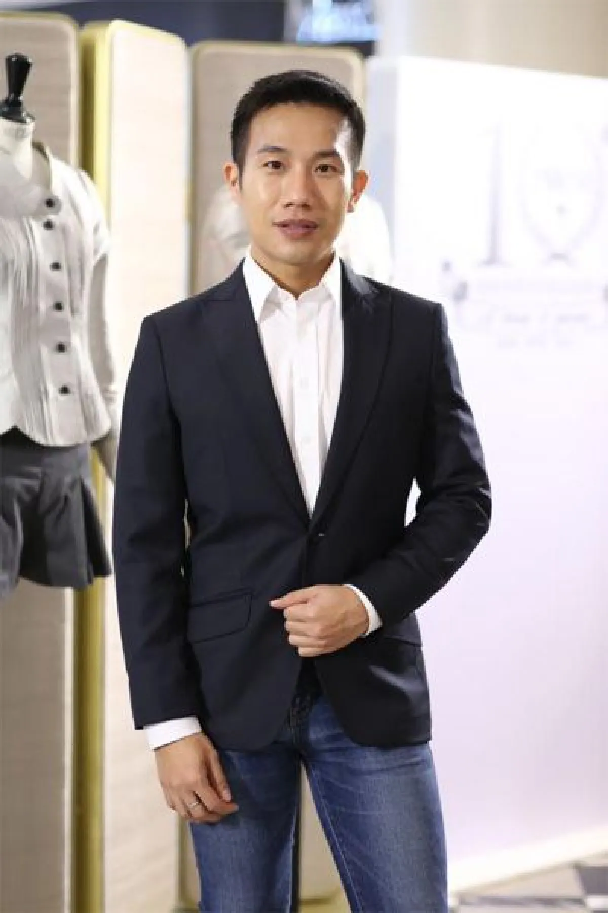 ชวนล ไคสิริ ว่าที่สถาปนิกสู่ดีไซเนอร์สุดฮอต