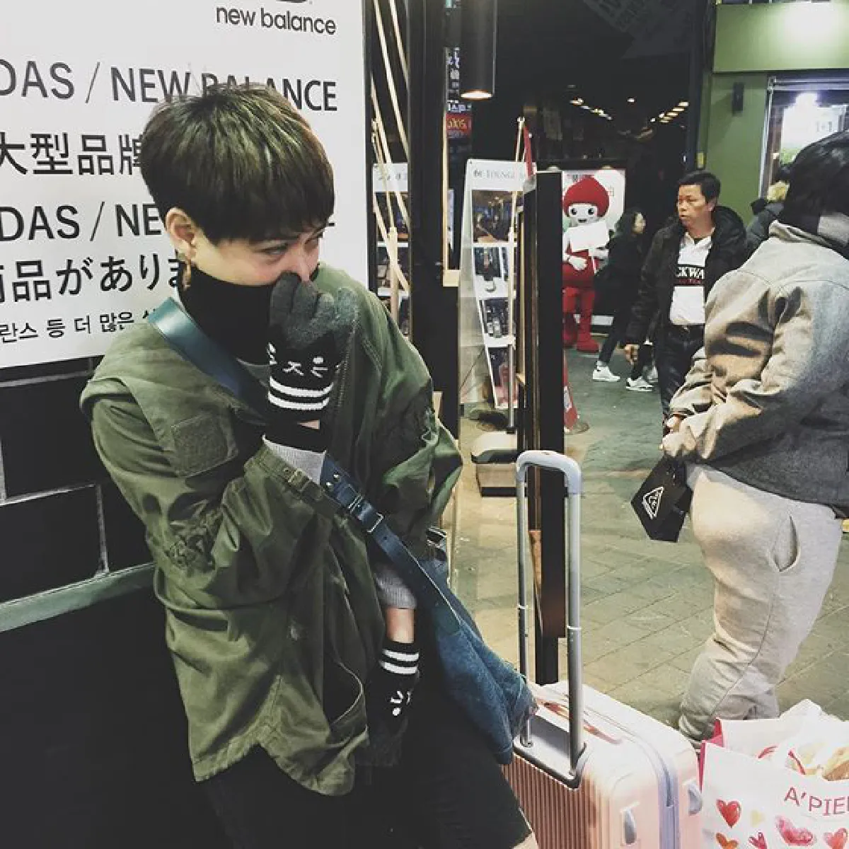 ส่องลุคสุดเท่ของ พิม พิมพ์มาดา หล่อโดนใจนึกว่าโอปป้ามาเอง