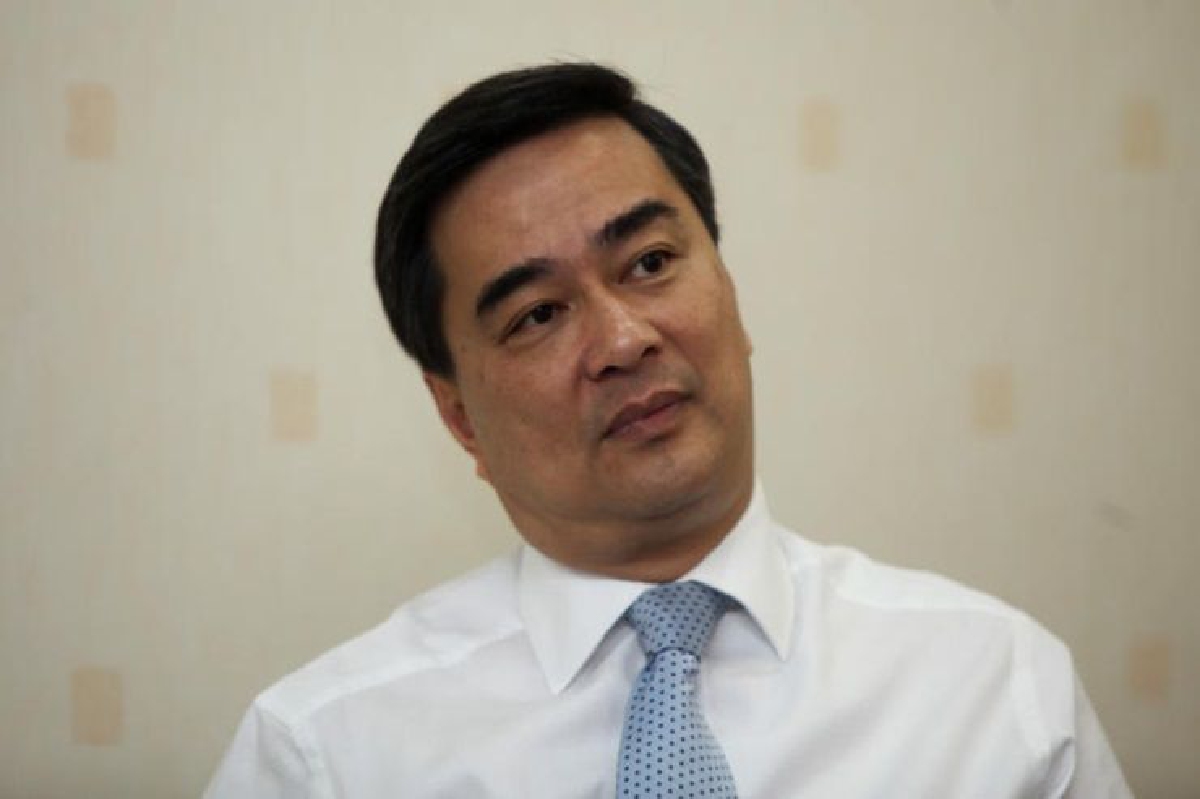 "มาร์ค"ดิ้นแจงกม.พรรคการเมือง "มาร์ค"ดิ้นแจงกม.พรรคการเมือง