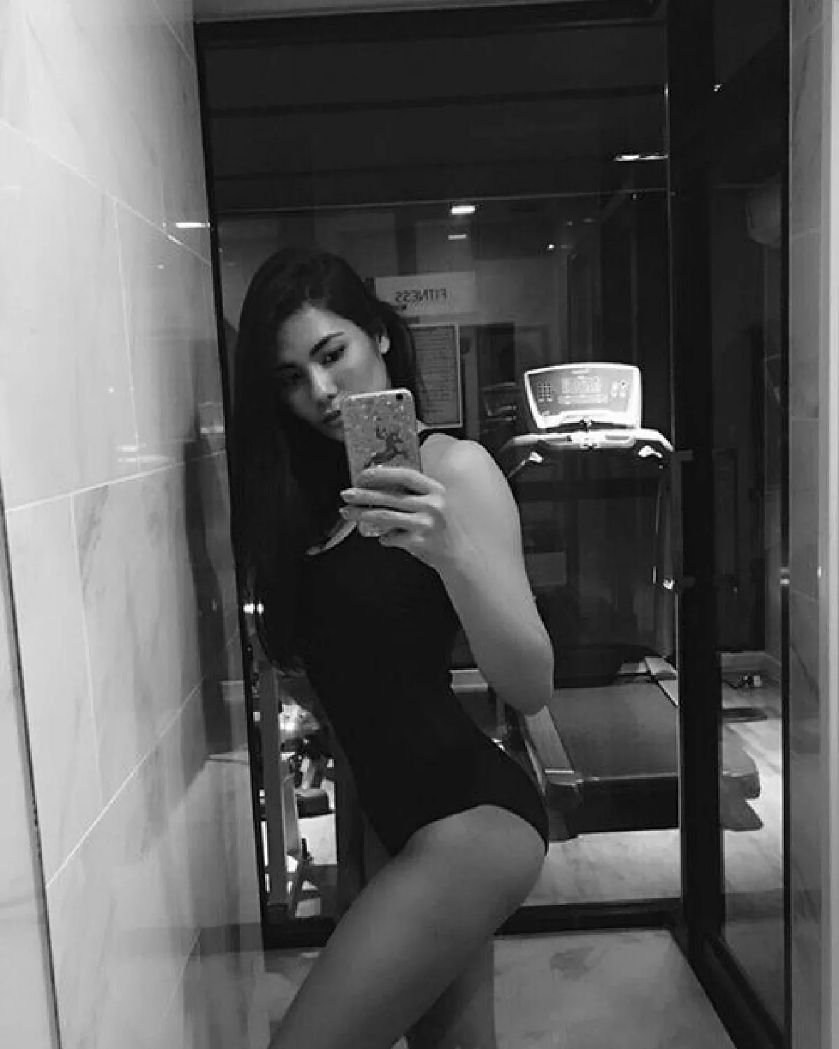 ภาพล่าสุด น้ำตาล ชลิตา อวดเสน่ห์สวยคมก่อนสู้ศึกมิสยูนิเวิร์ส