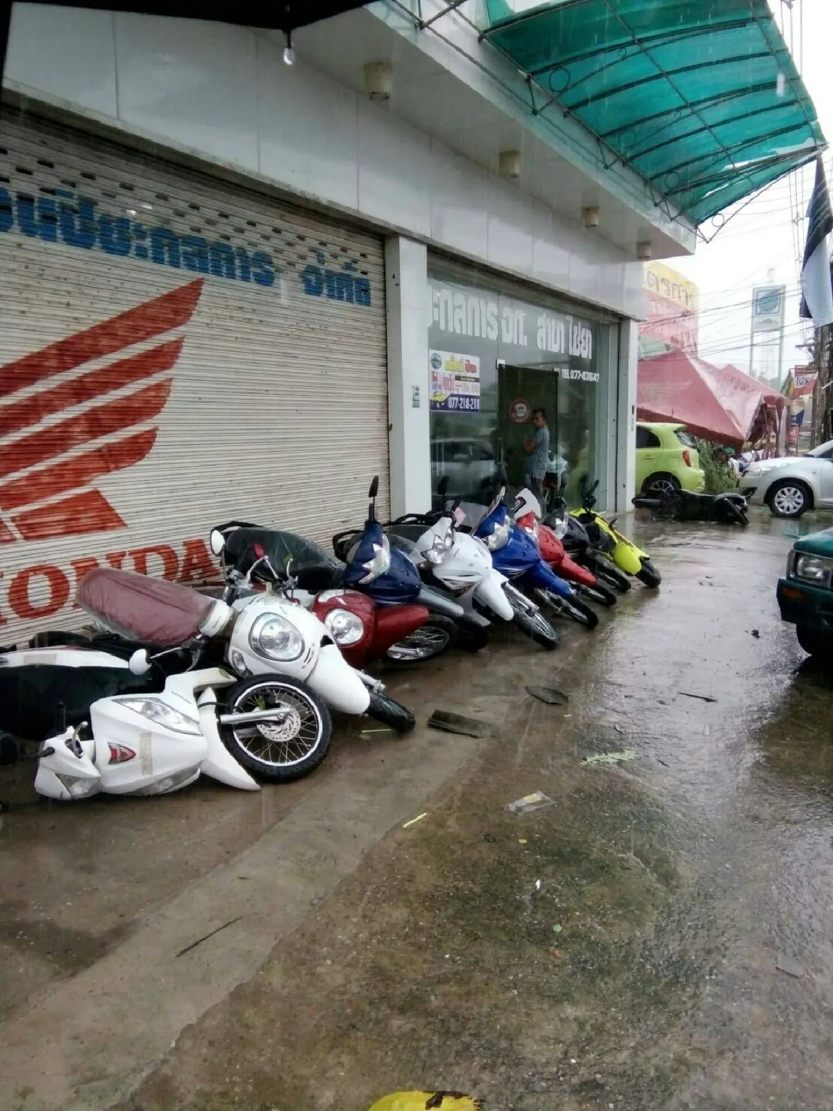 ฝนถล่มสุราษฎร์ฯท่วม7อำเภอดับ1สูญหาย1