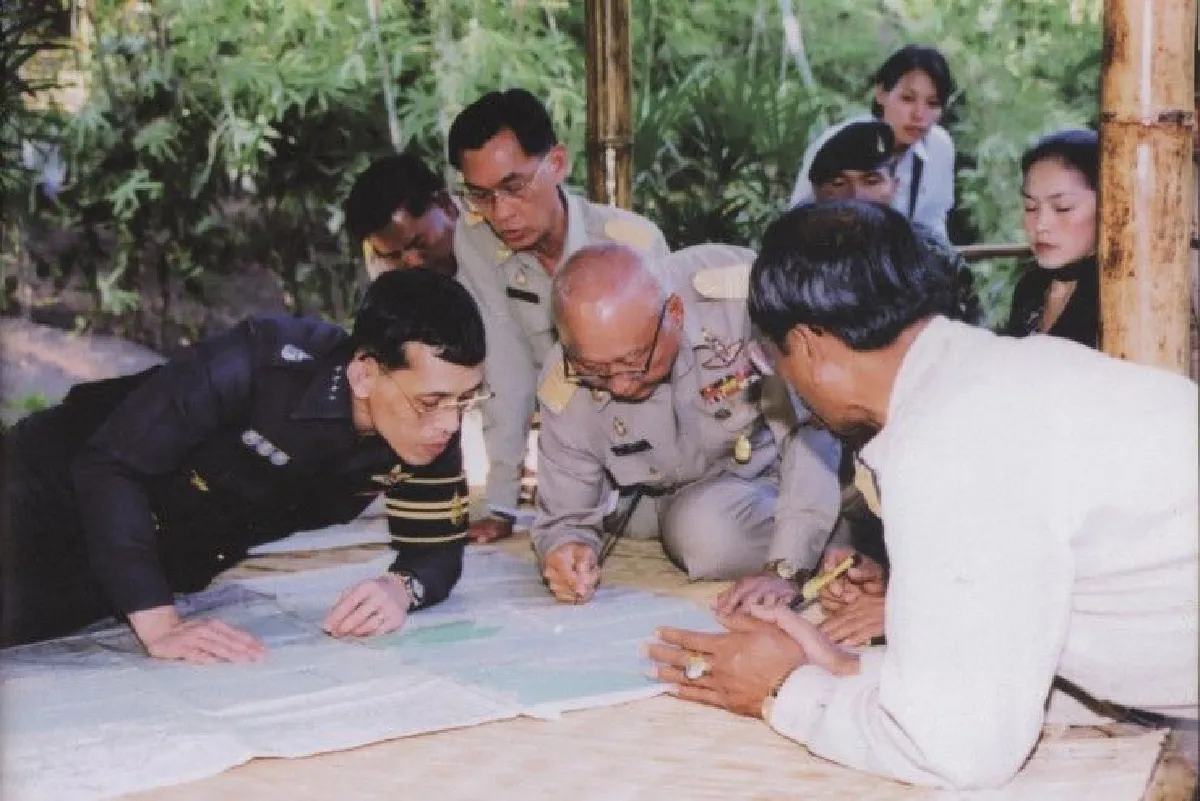 ทรงเจริญรอยตามเบื้องพระยุคลบาท "พระบารมีแผ่ไพศาล"