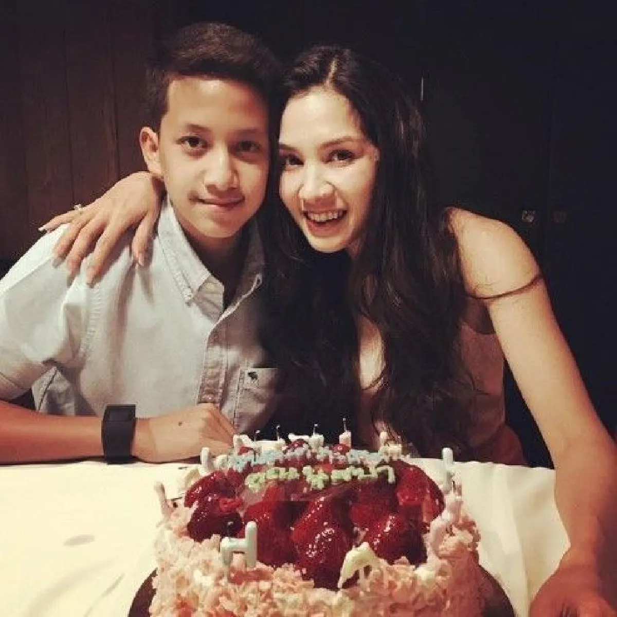 "น้องณดล-น้องปุณณ์" 2 หนุ่มน้อยสุดหล่อเเห่งตระกูล "ปุณณกันต์"