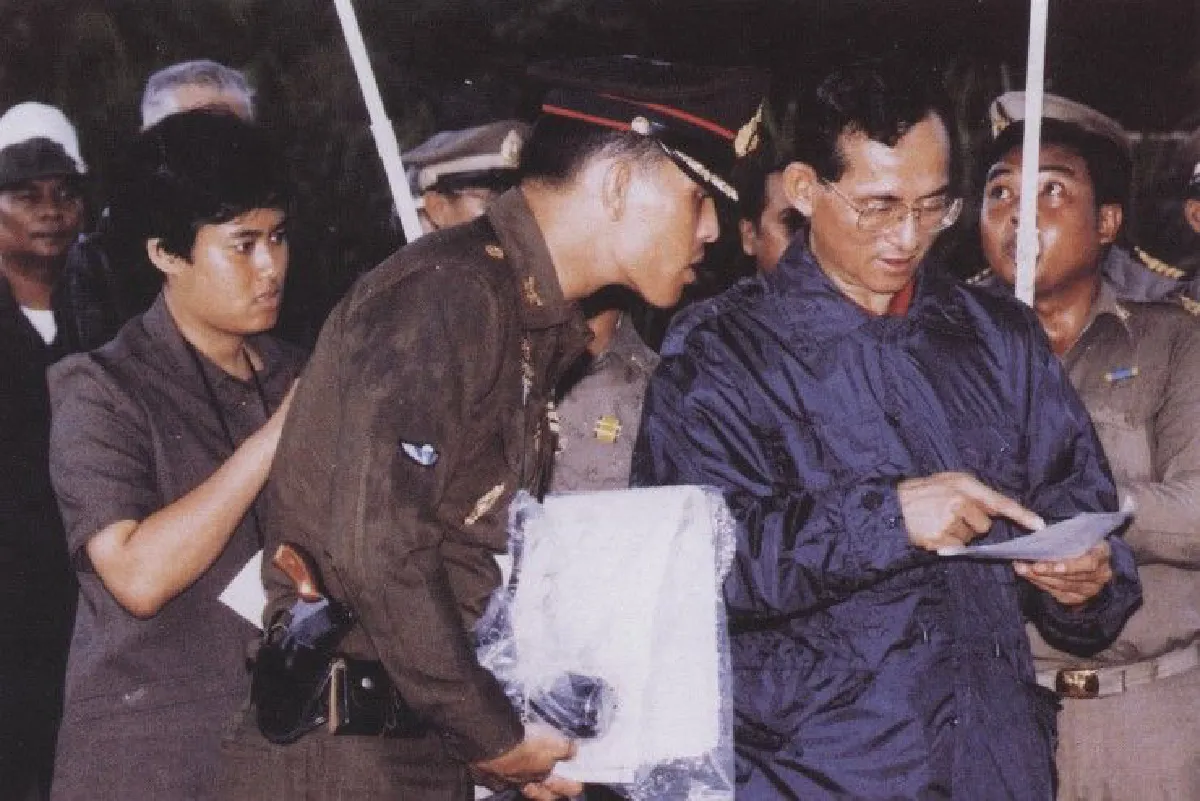 ทรงเจริญรอยตามเบื้องพระยุคลบาท "พระบารมีแผ่ไพศาล"