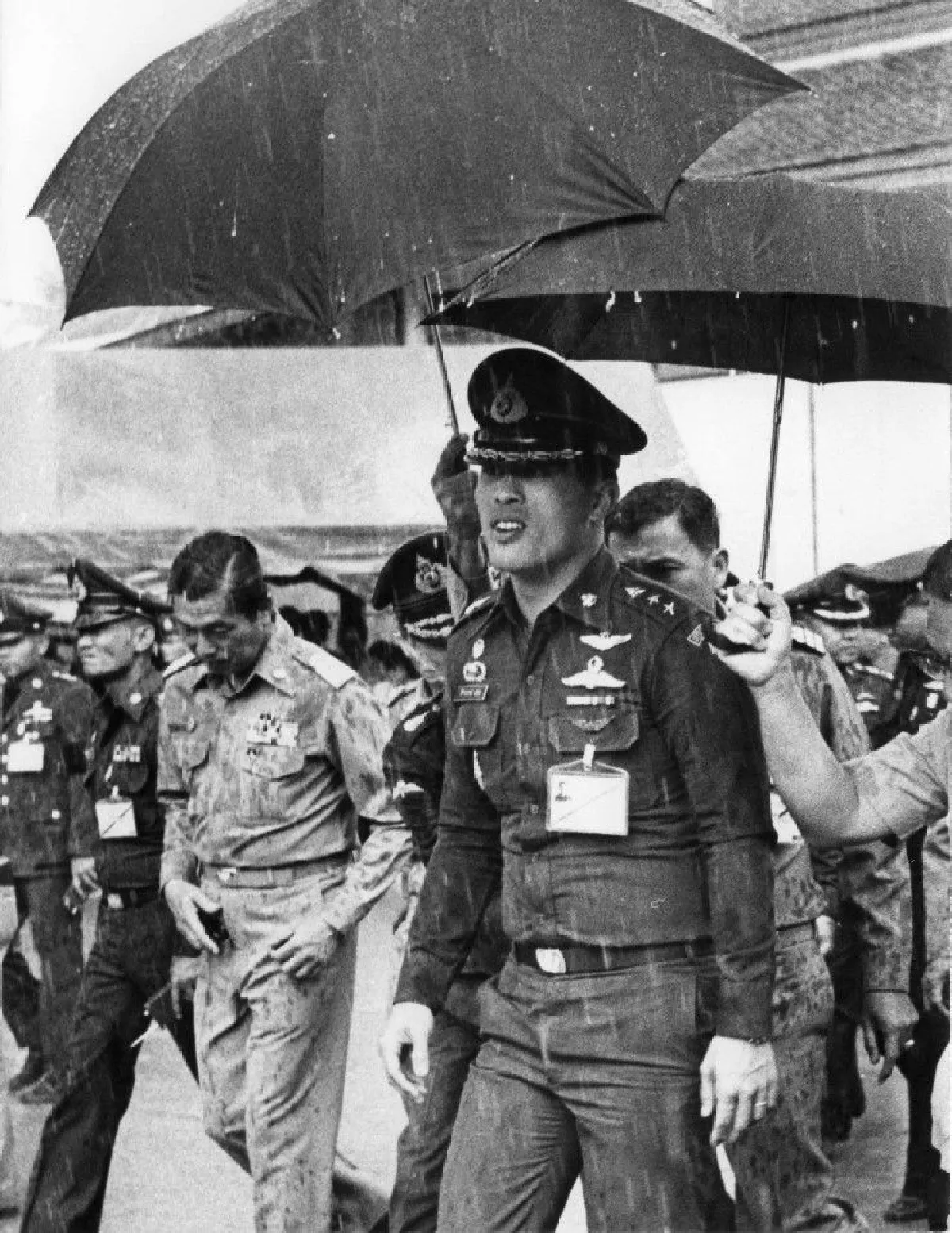 ทรงเจริญรอยตามเบื้องพระยุคลบาท "พระบารมีแผ่ไพศาล"