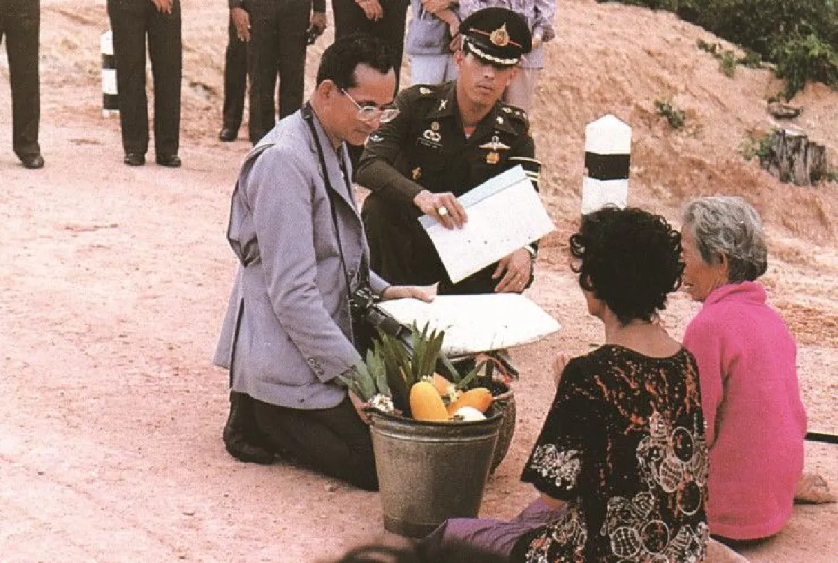 ทรงเจริญรอยตามเบื้องพระยุคลบาท "พระบารมีแผ่ไพศาล"