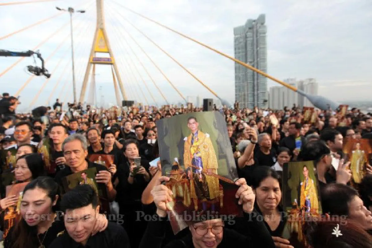 "ภาพแห่งความภักดี" พสกนิกรร่วมสำนึกในพระมหากรุณาธิคุณในหลวงร.9