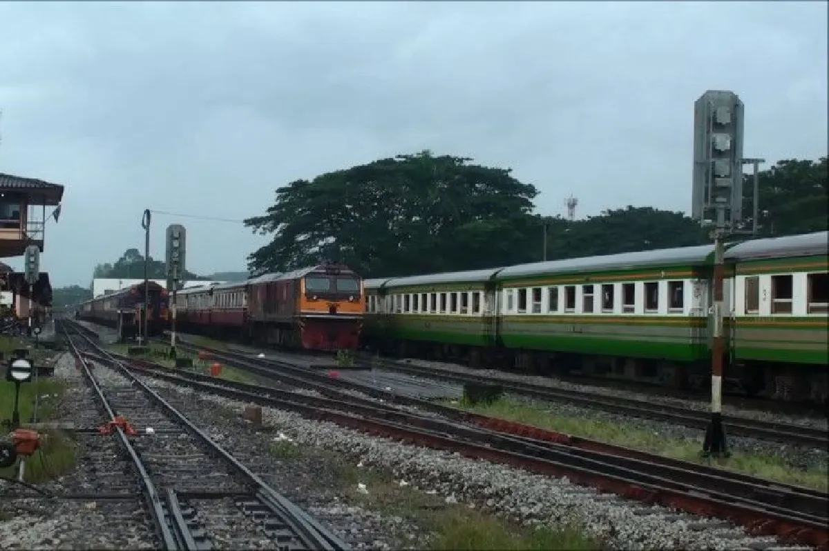 น้ำท่วมใต้กระทบรถไฟไม่สามารถผ่านนครฯ-พัทลุงได้