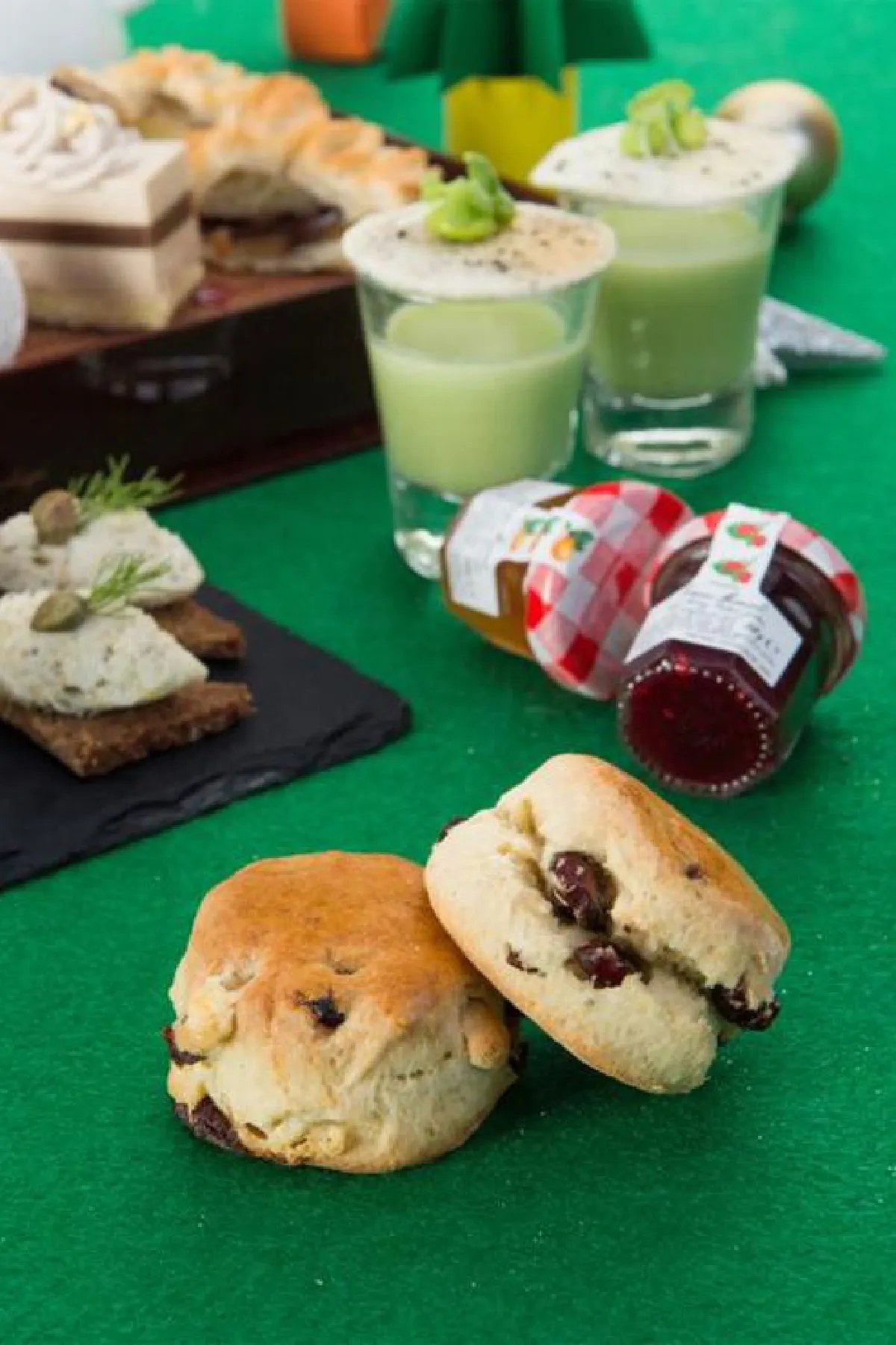 ฉลองเทศกาลแห่งความสุข กับชุดน้ำชายามบ่ายชุดพิเศษ