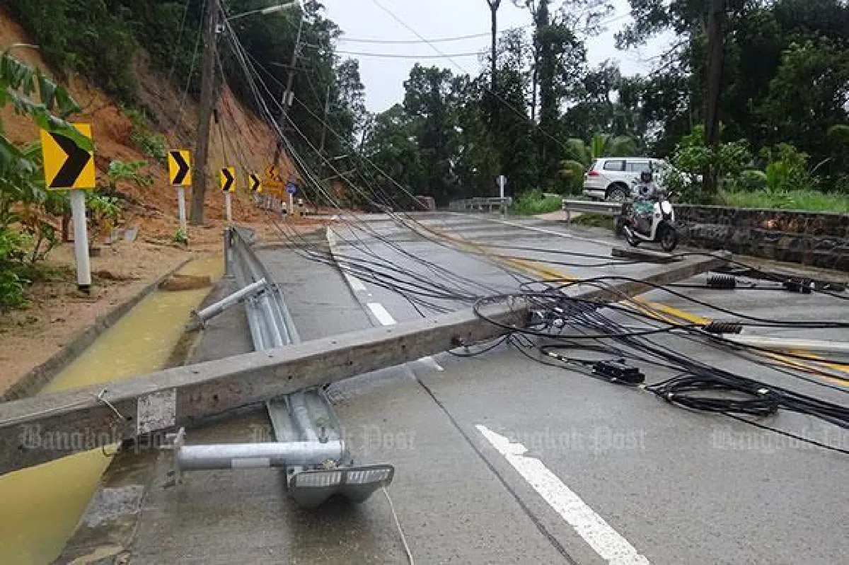 Southern floods continue, King gives aid (Updated)