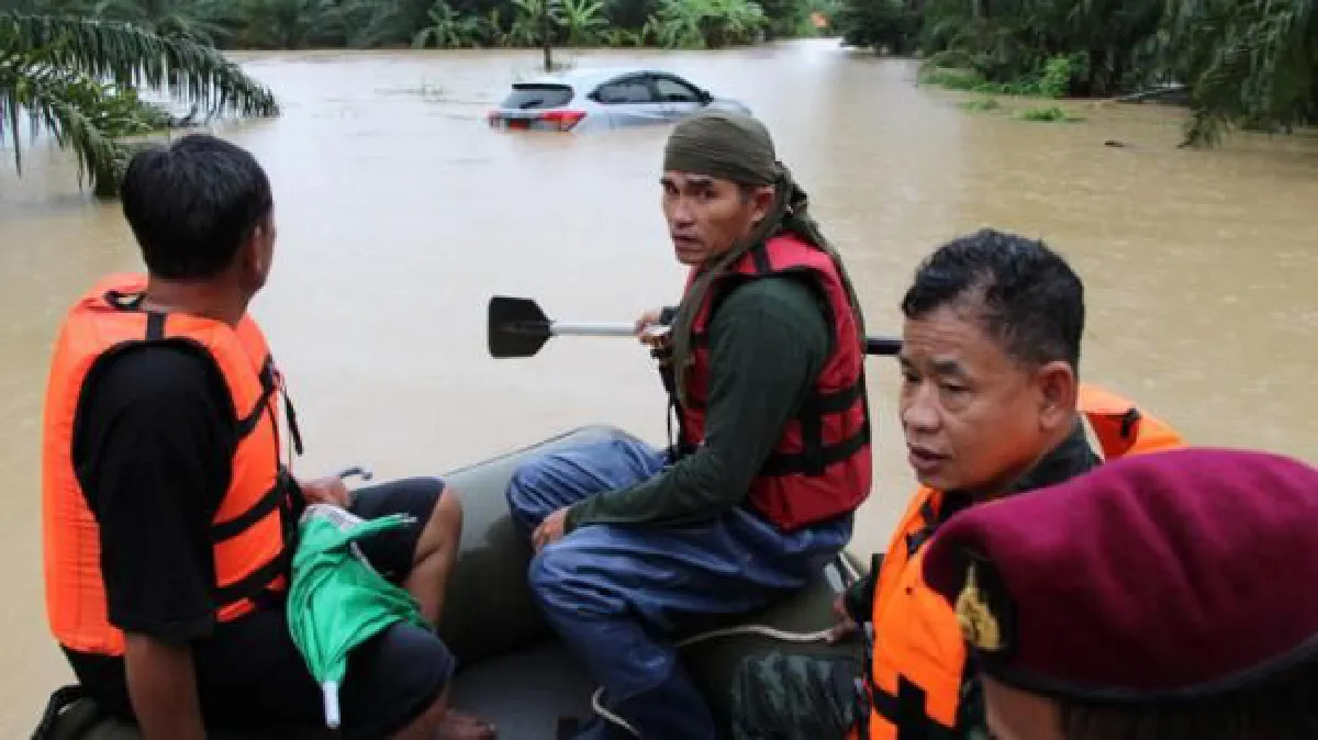 Southern floods continue, King gives aid (Updated)