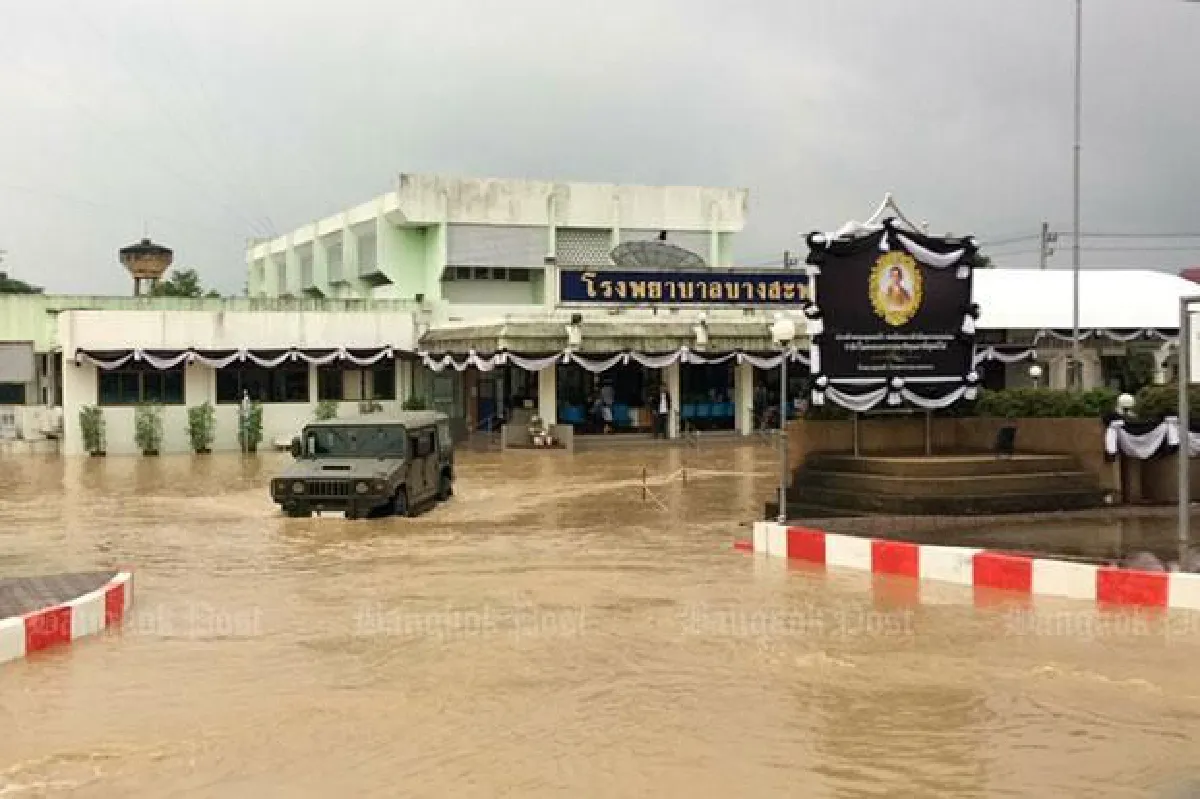 Southern floods continue, King gives aid (Updated)