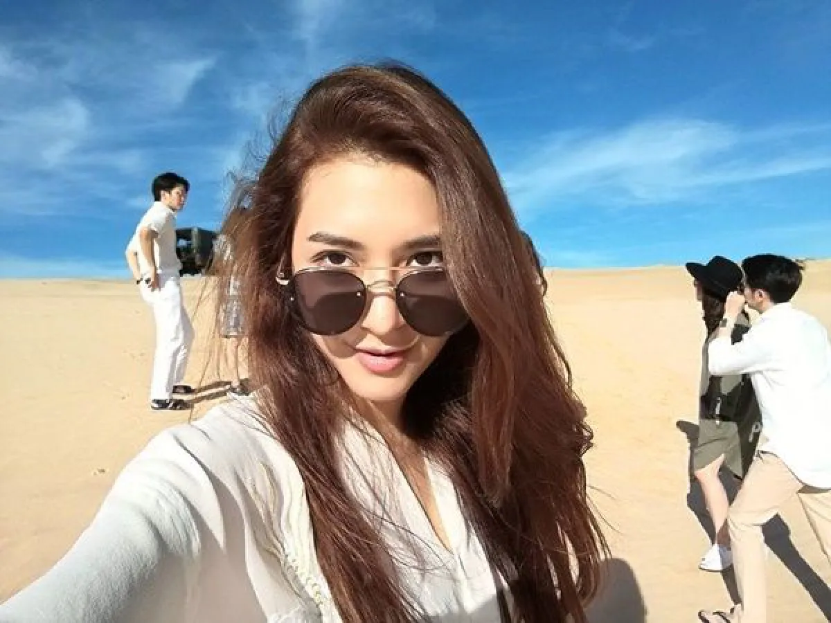 ส่องภาพ มิว นิษฐา สวยท้าแดดกลางทะเลทรายที่เวียดนาม