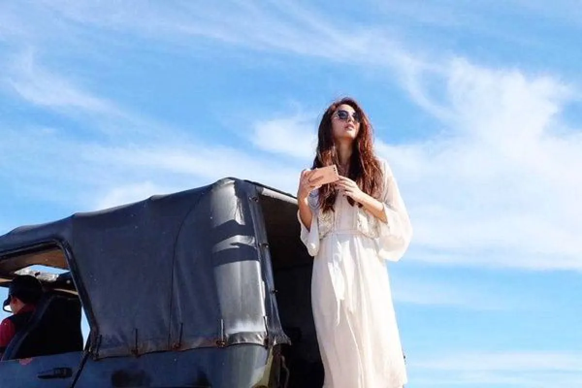 ส่องภาพ มิว นิษฐา สวยท้าแดดกลางทะเลทรายที่เวียดนาม