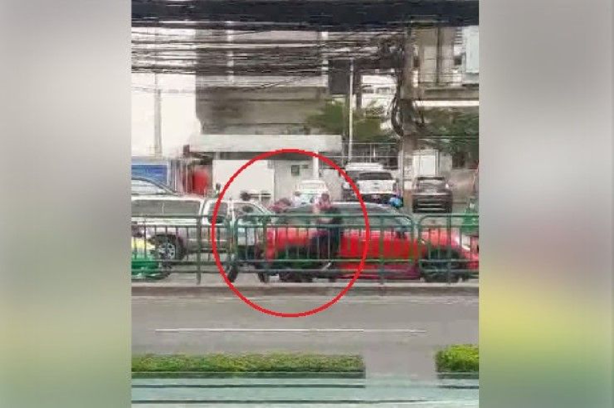 เดือด!โชเฟอร์แท็กซี่เลือดร้อนใช้เหล็กฟาดคู่กรณีไม่ยั้ง เดือด!โชเฟอร์แท็กซี่เลือดร้อนใช้เหล็กฟาดคู่กรณีไม่ยั้ง