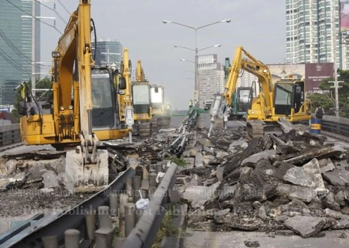 Demolition of Ratchayothin flyover begins