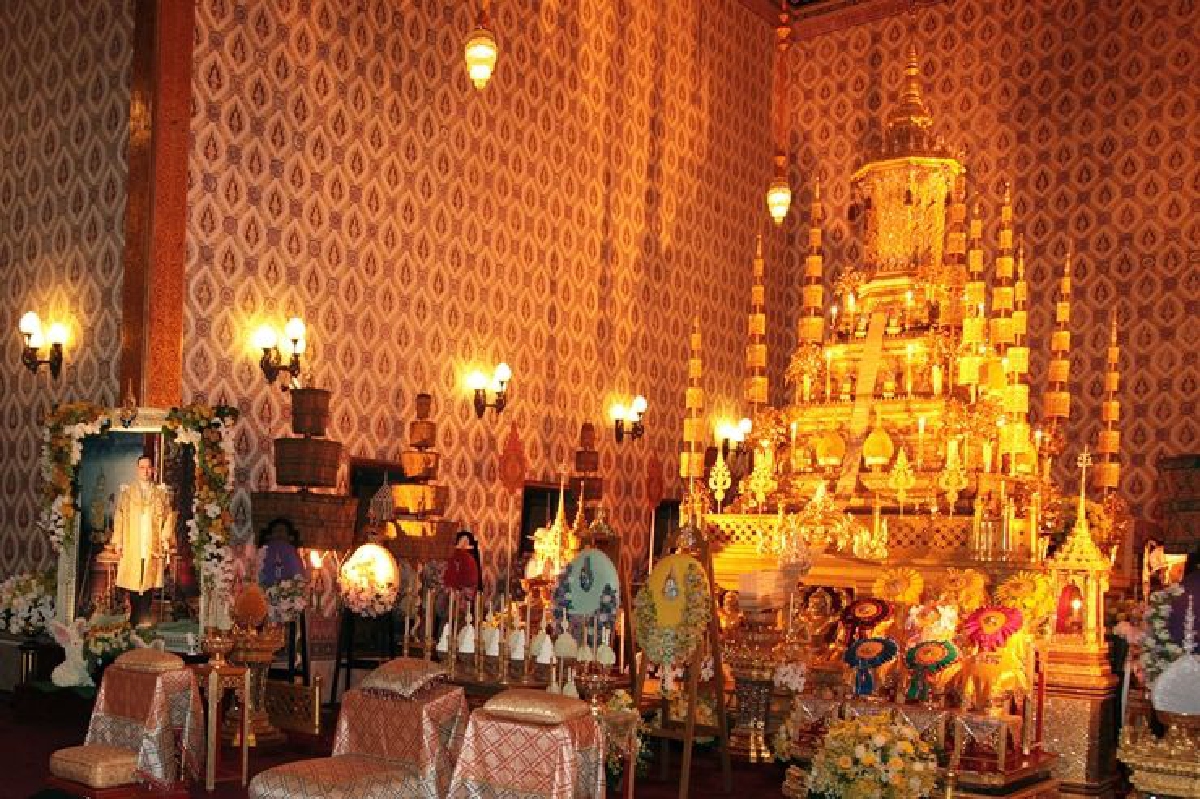 สมเด็จพระเทพบำเพ็ญพระราชกุศลสวดพระอภิธรรมพระบรมศพ สมเด็จพระเทพบำเพ็ญพระราชกุศลสวดพระอภิธรรมพระบรมศพ