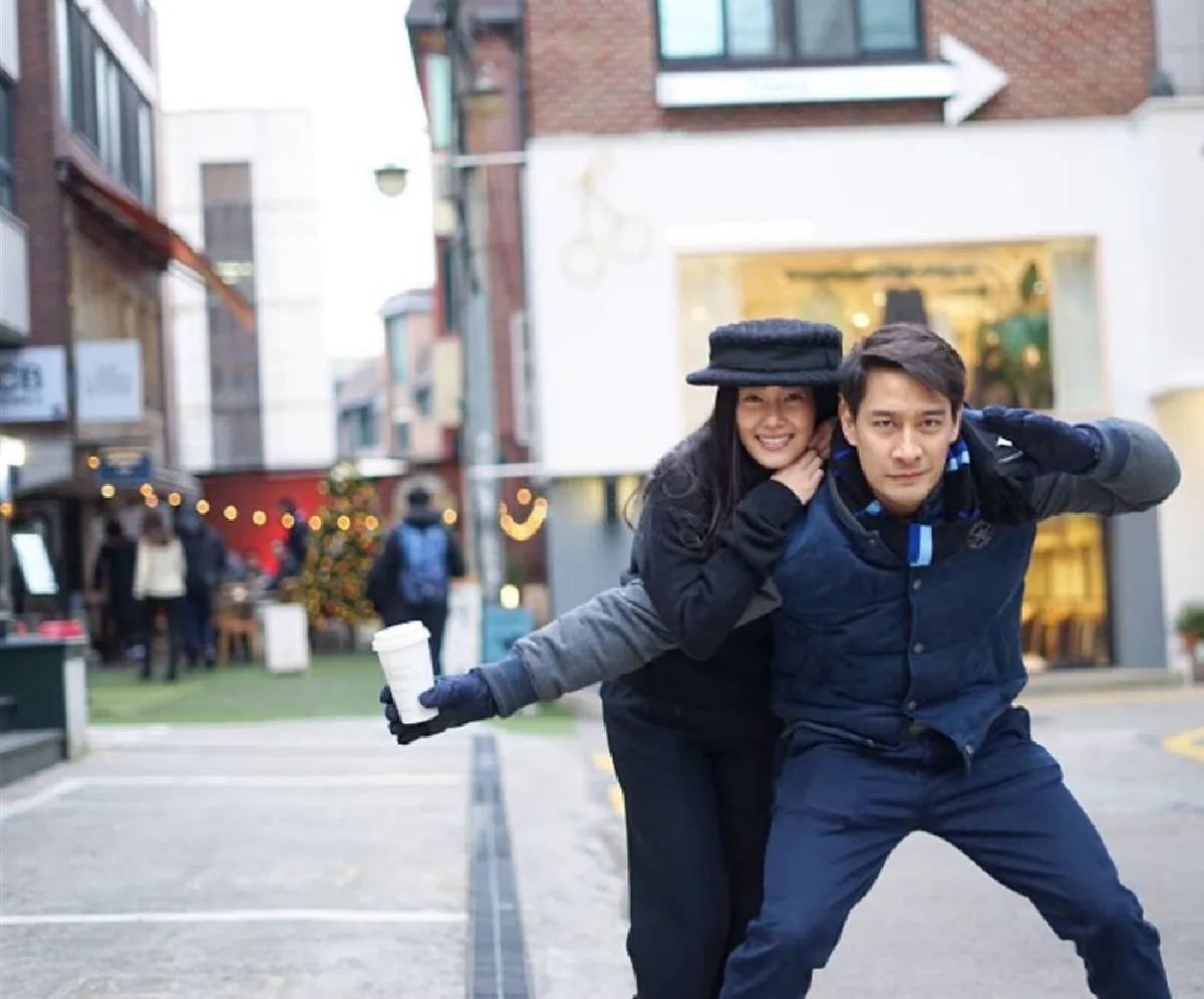 พิษสวาทเวอร์ชั่นเกาหลี นุ่น-ป้อง จับมือเที่ยวโชว์หวานทั่วกรุงโซล