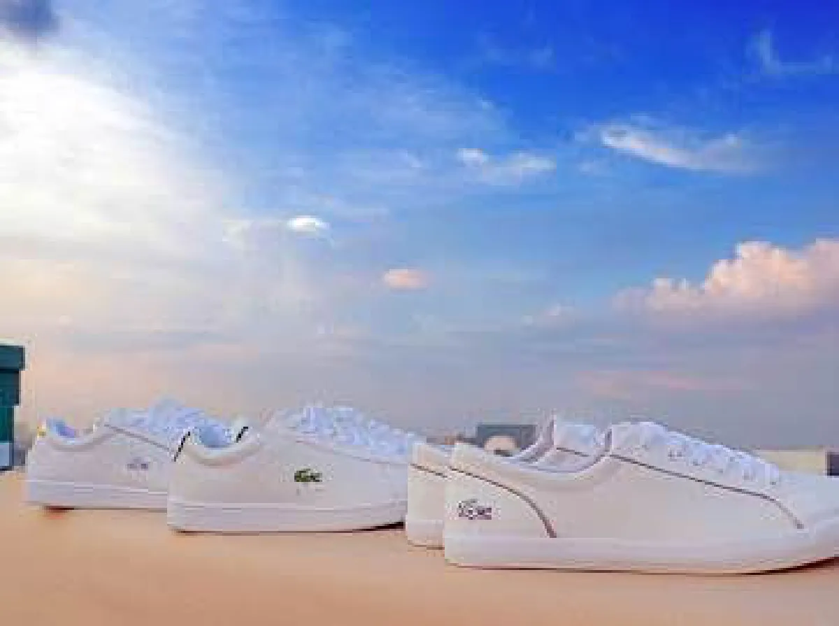 รองเท้าผ้าใบ LACOSTE  สวมใส่สบาย ดูดีได้ในทุกโอกาส