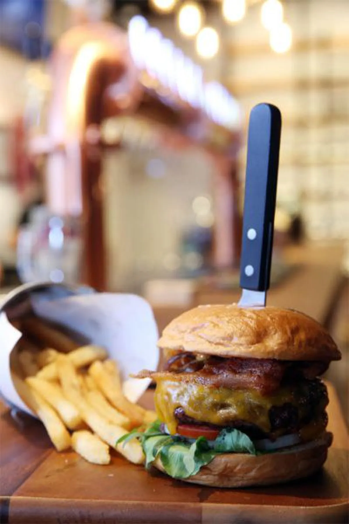 บรูว์สกี้ นั่งชิลชมวิวบนรูฟท็อปบาร์