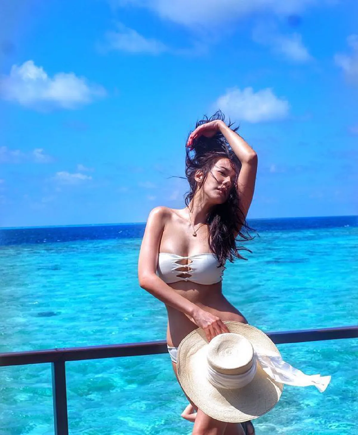 อัพเดทภาพแซ่บ อั้ม พัชราภา เซ็กซี่ต่อเนื่องในทริปทะเลมัลดีฟส์