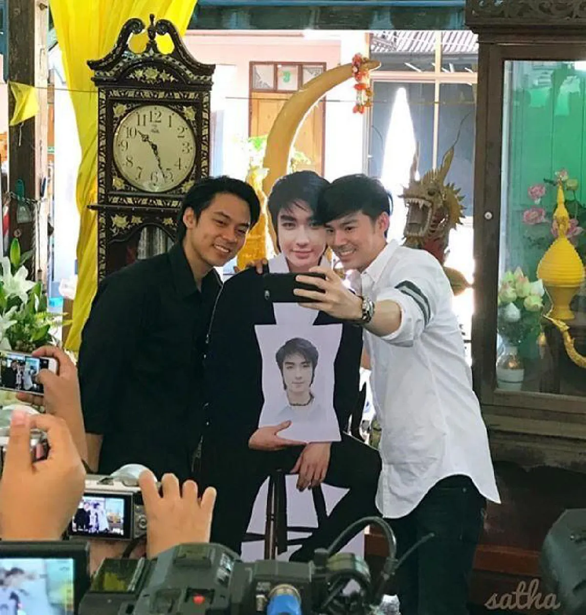 แดน-บีม รวมตัวแฟนคลับ ทำบุญครบ 9 ปี การจากไปของ บิ๊ก D2B