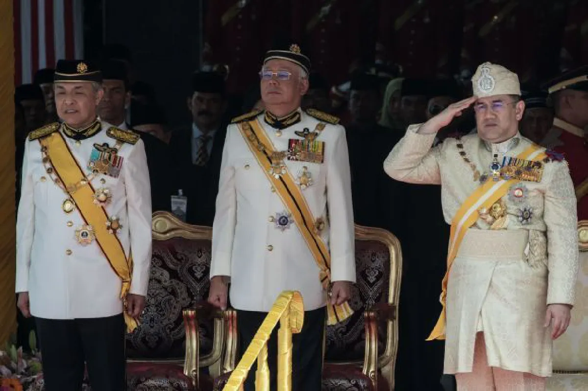 Malaysia's new king: Coronation ceremony for new Sultan