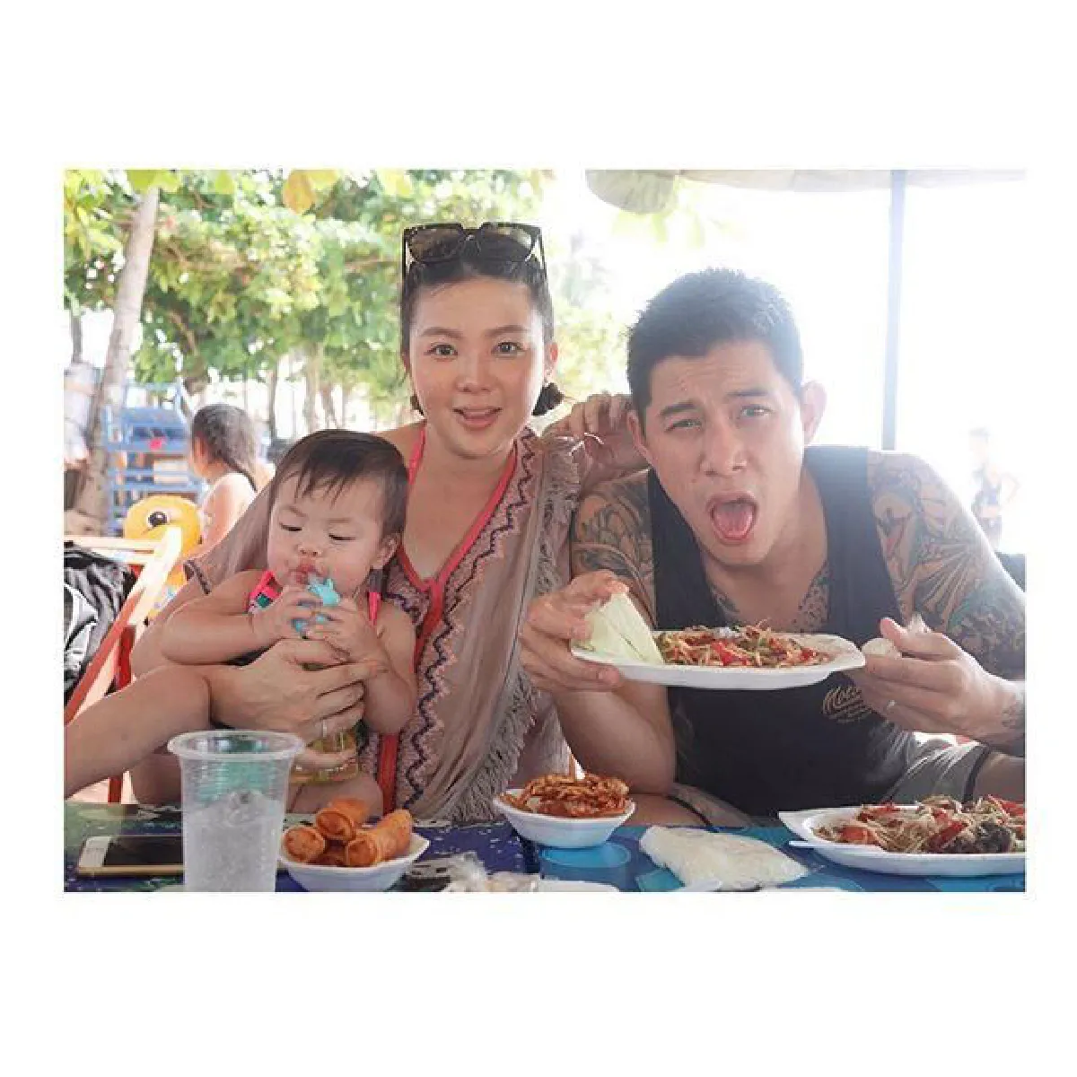 ว่าที่คุณแม่ลูกสาม ฮารุ อุ้มท้องโต 8 เดือนเที่ยวทะเลพัทยา
