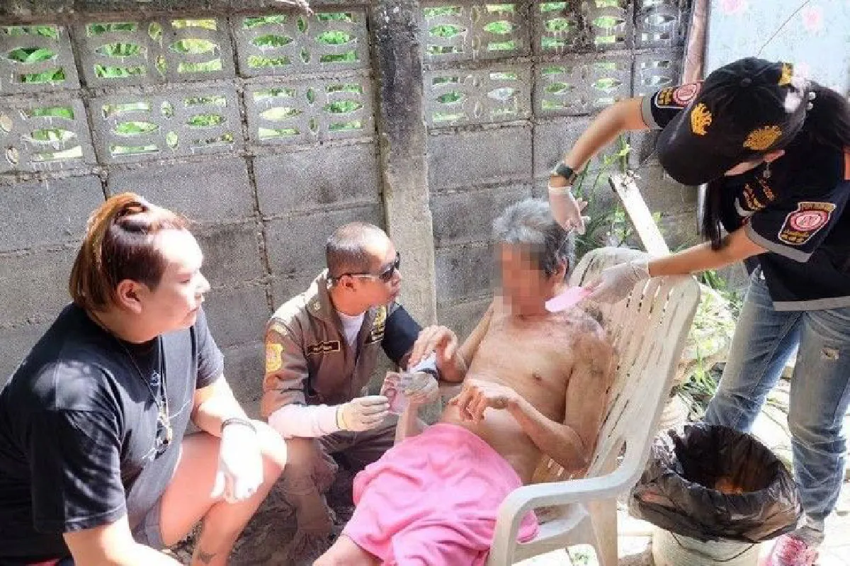 สุดเวทนา!ลุงป่วยอัมพฤกษ์นอนติดพื้นนานนับปีไร้คนเหลียวแล