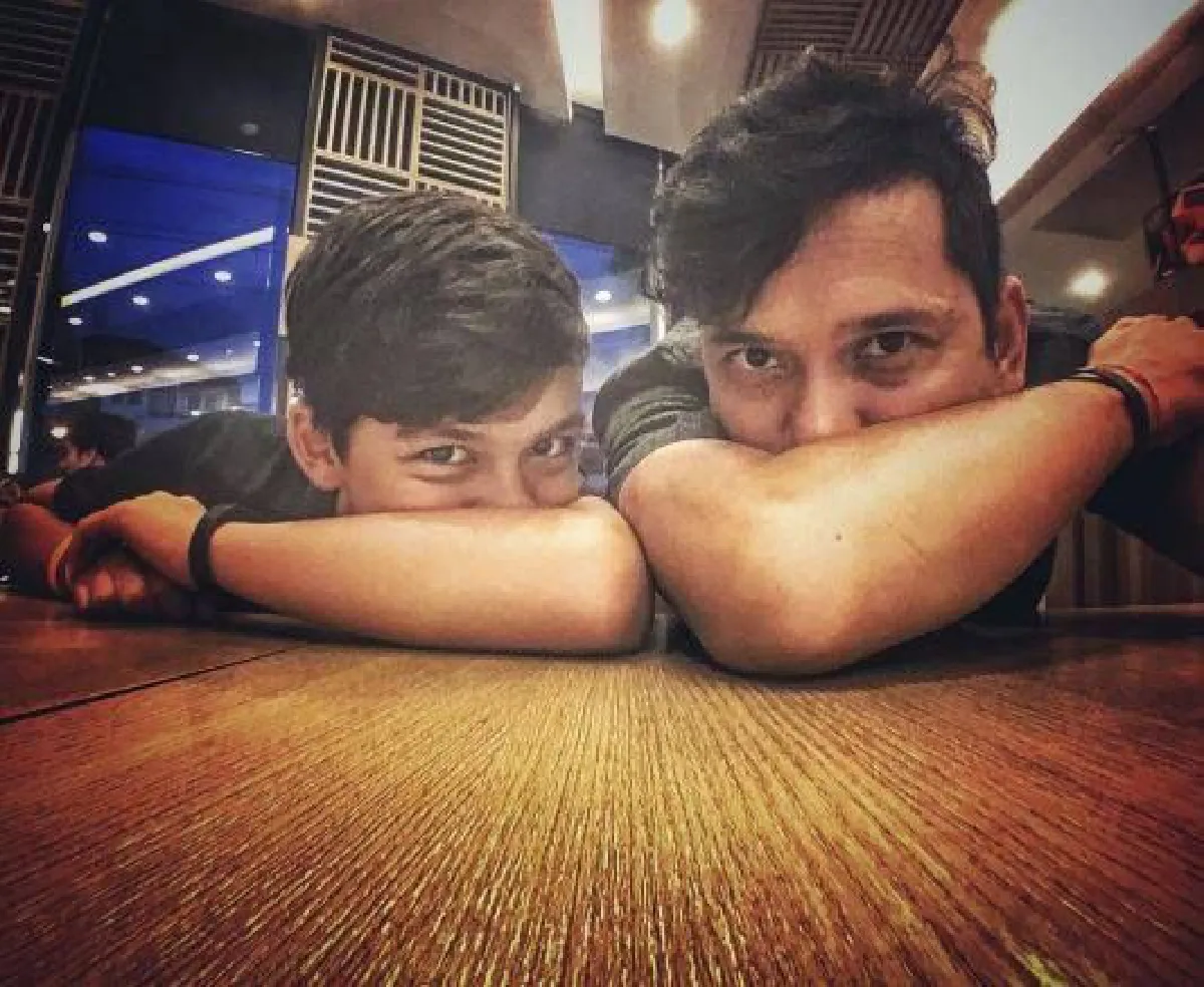 เจ๋งจริงลูกพ่อ! แมว จิรศักดิ์ สุดปลื้ม "น้องทิกเกอร์" เล่นดนตรีงานแรก