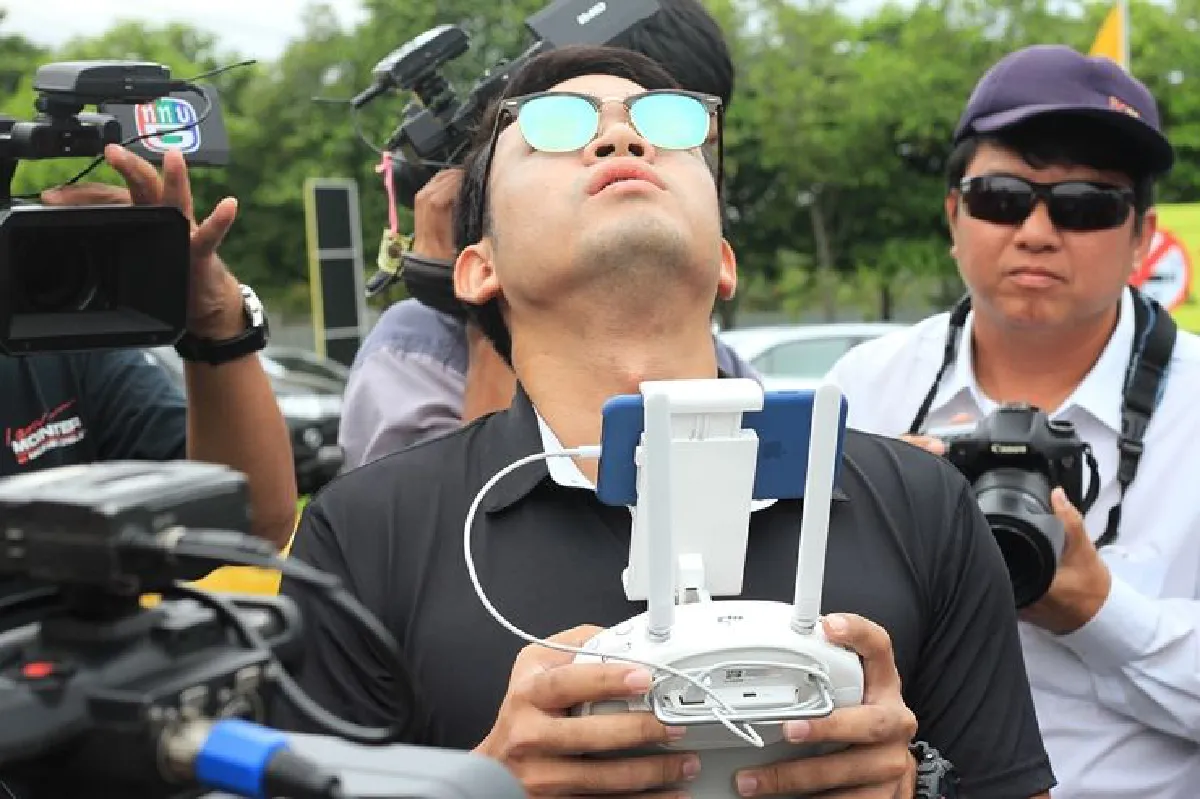 โดรนดีเอสไอร่วงหน้าวัดใบพัดฟันศรีษะเจ้าหน้าที่เจ็บ