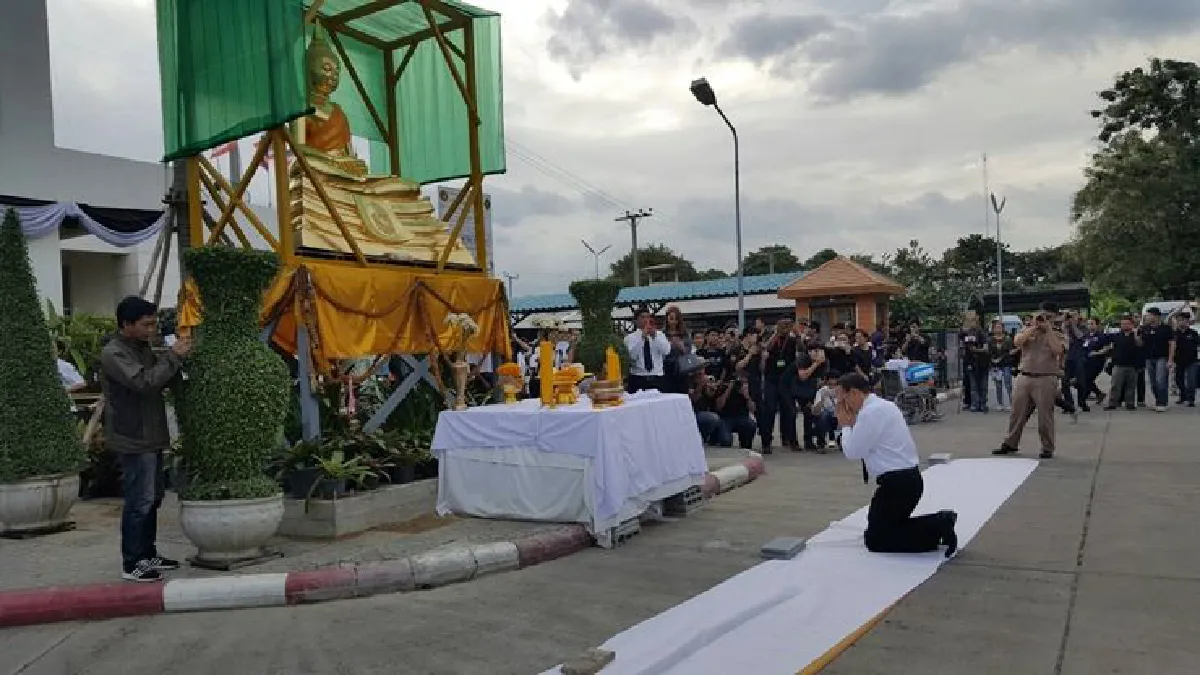 เรือนจำปล่อยตัวชูวิทย์แล้วภรรยาลูกสาวรอรับ