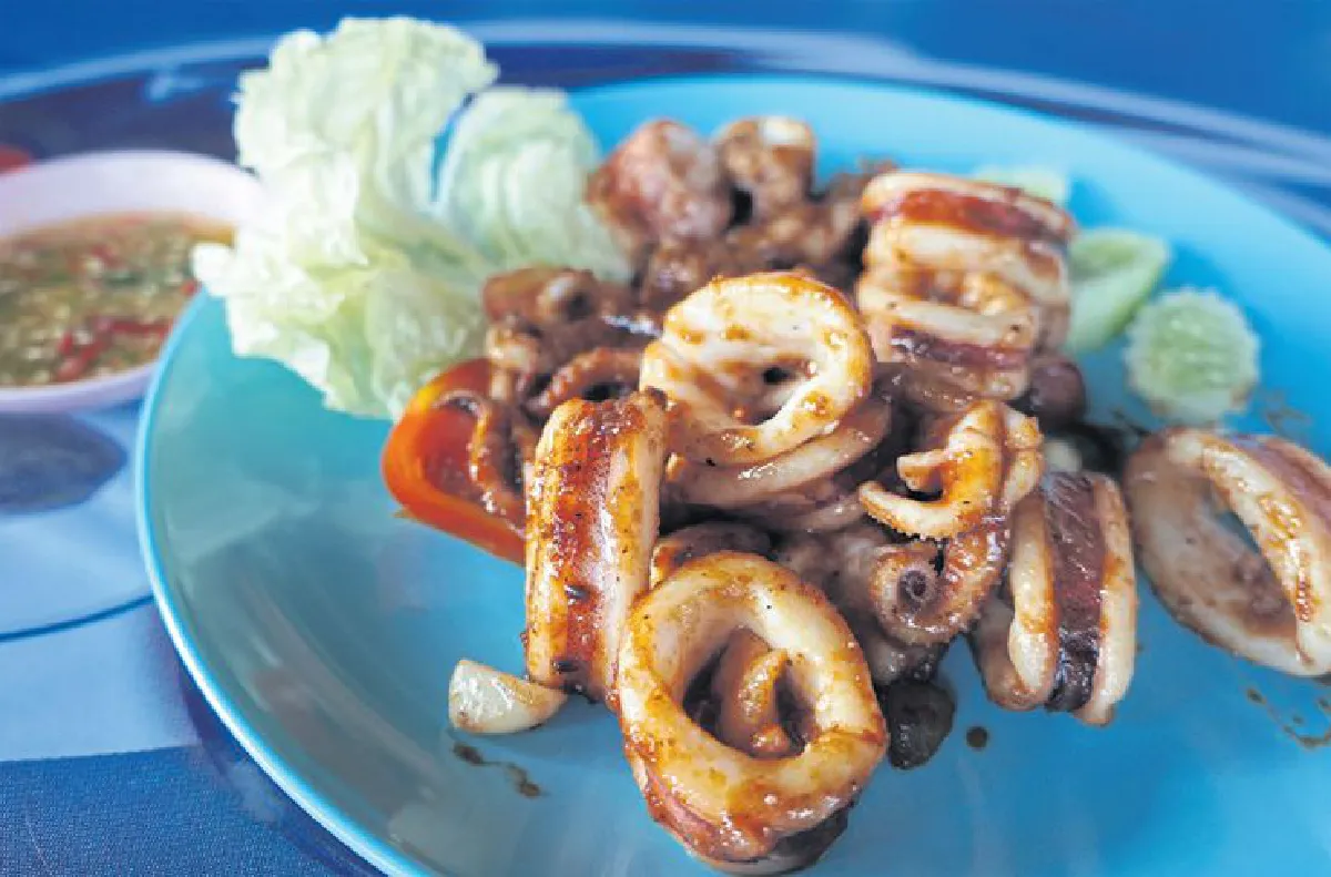 ร้านอาหาร ‘ริมน้ำ’ อร่อยเด็ดริมแม่กลอง