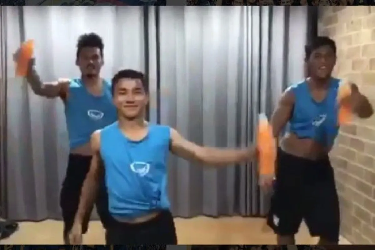 เจ-ปีโป้-ตุ้ย โชว์เต้นอย่างพริ้วฉลองแชมป์ซูซูกิคัพ