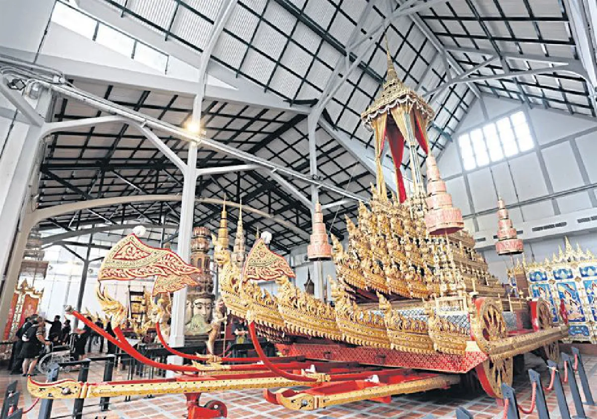 ราชรถ ราชยาน คานหาม ในพระราชพิธีถวายพระเพลิงพระบรมศพ