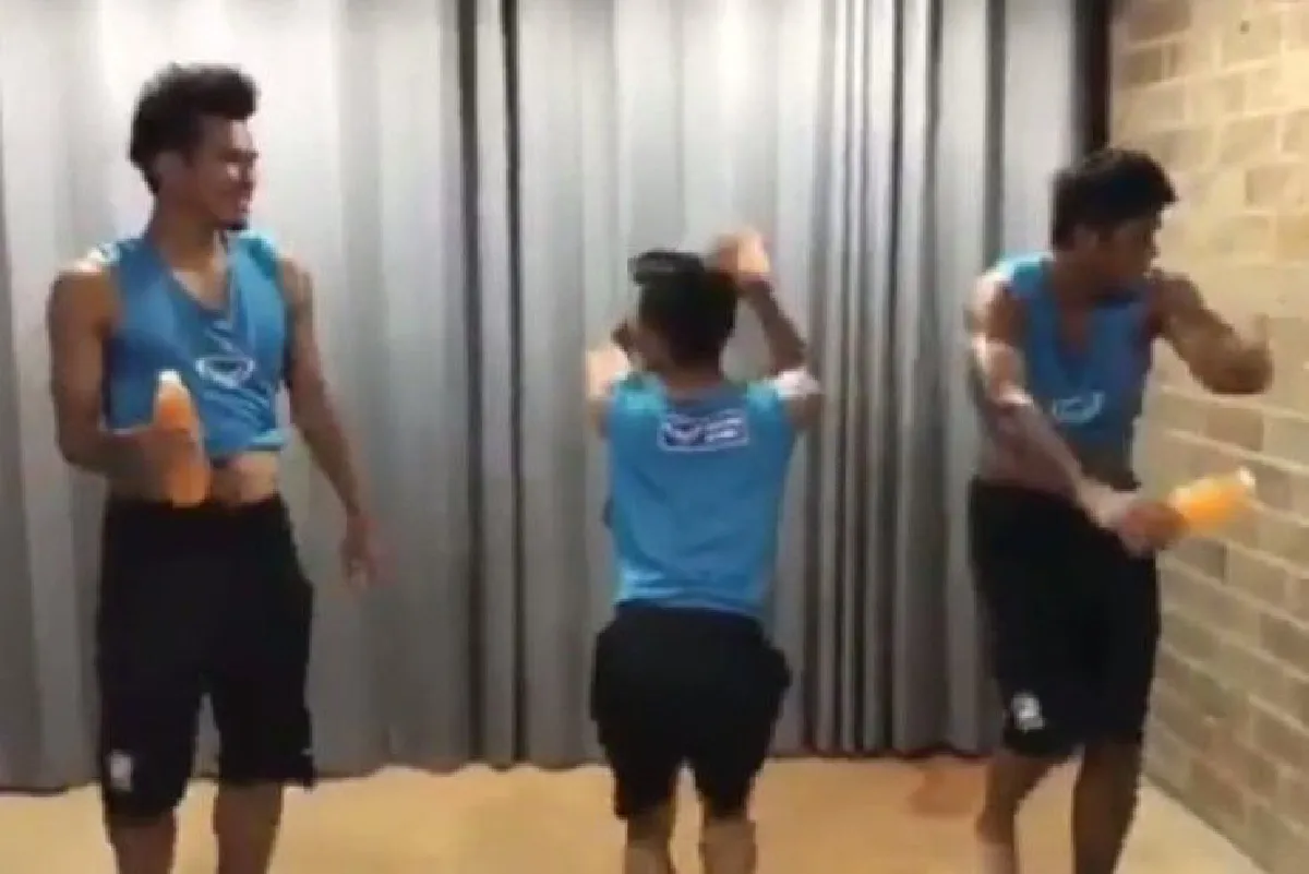 เจ-ปีโป้-ตุ้ย โชว์เต้นอย่างพริ้วฉลองแชมป์ซูซูกิคัพ