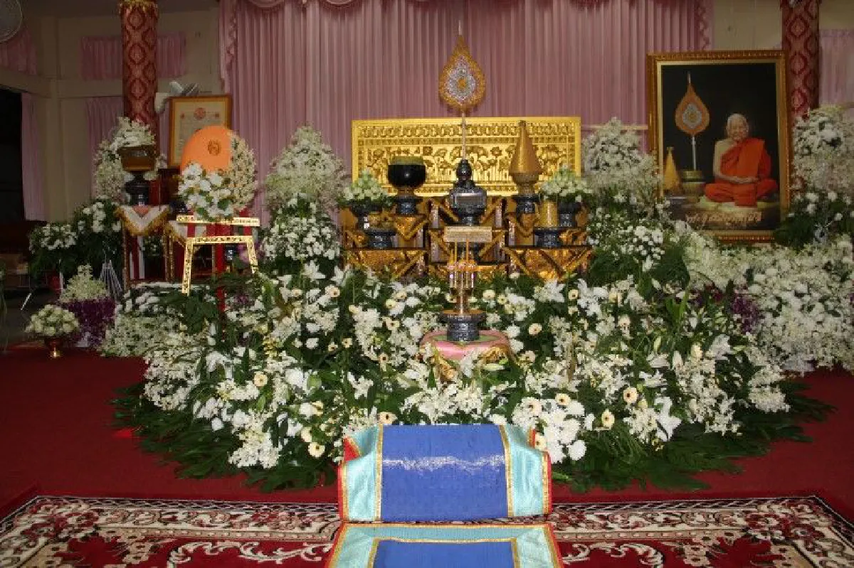 พระองค์ภาฯประทานพวงมาลางานศพ "หลวงปู่จันทร์ศรี"