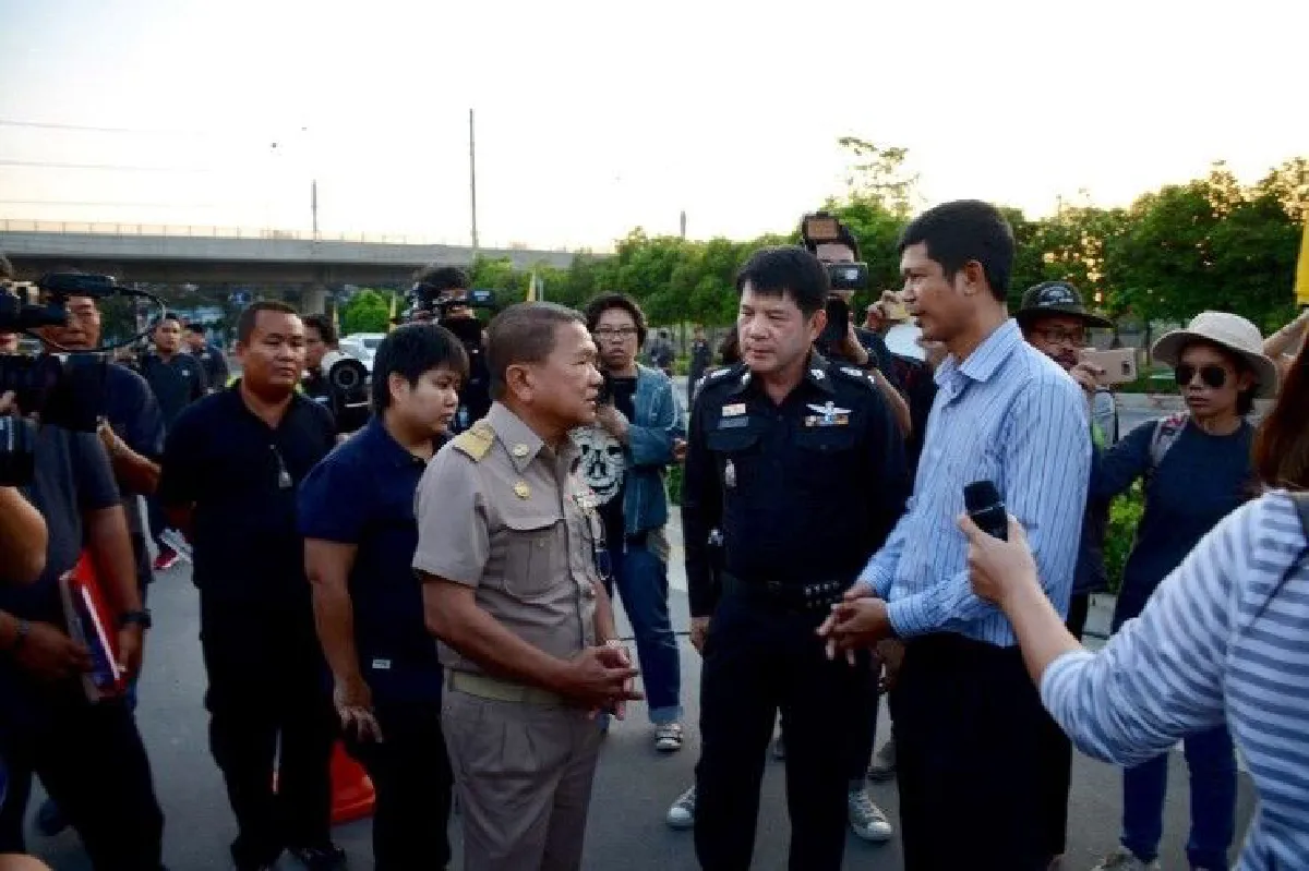 ธรรมกายไม่ให้จนท.เข้าติดป้ายยึดอาคารผิดกฎหมาย