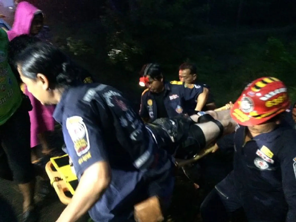 ฝนกระหน่ำถนนลื่นทัวร์ต่างชาติตกข้างทางเจ็บ15ราย