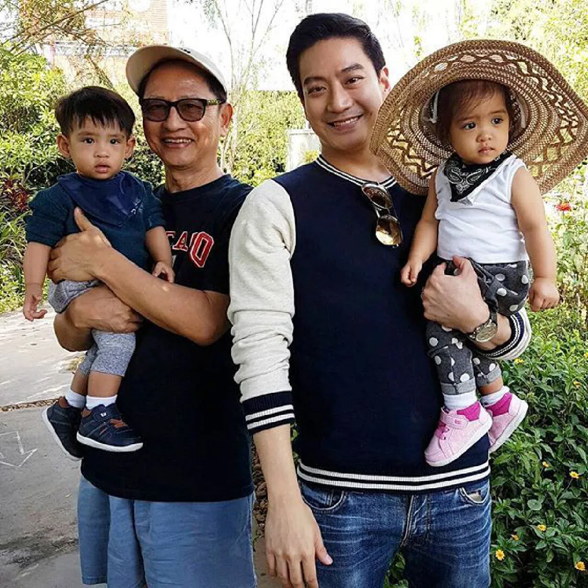 10 ภาพสุขสันต์ หมอโอ๊ค-โอปอล์ พาลูกแฝดพักผ่อนบ้านหรูที่เขาใหญ่