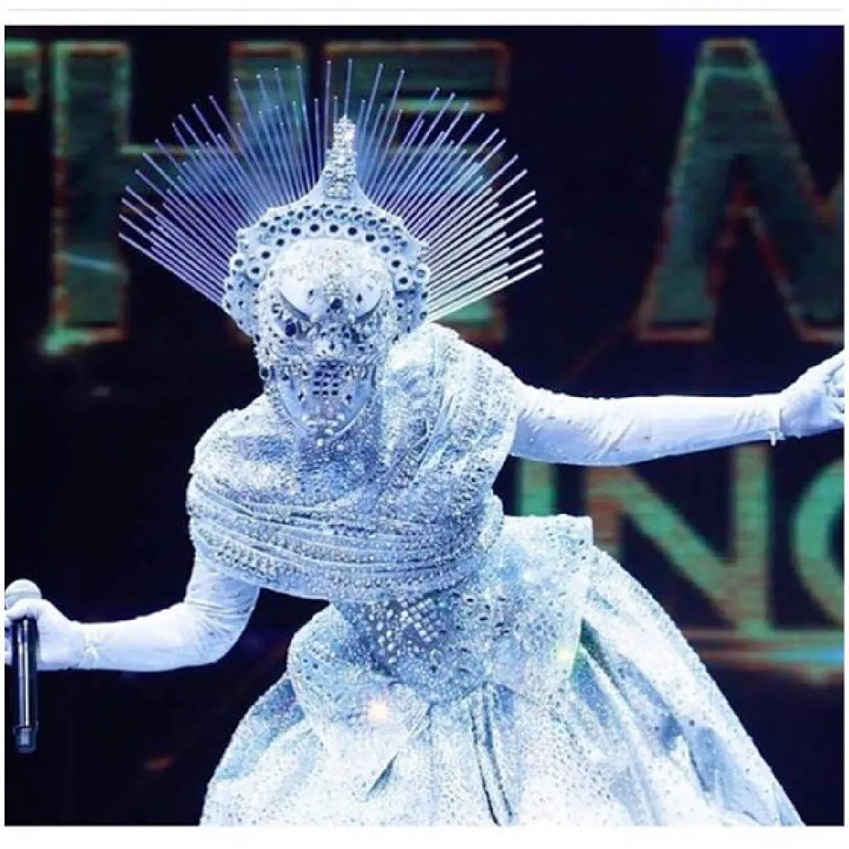 เสนาหอย เจอดราม่า! หลังตั้งคำถามล้อเลียนครอบครัว ตั๊ก ศิริพร