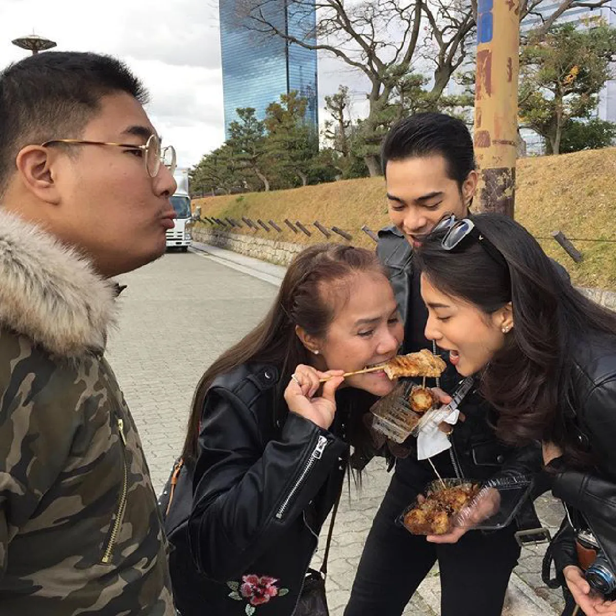 หวานแพ็คคู่! โหน่ง ชะชะช่า จัดทริปใหญ่พาครอบครัวเที่ยวญี่ปุ่น