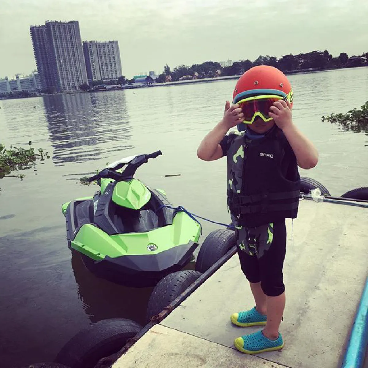 ครั้งแรกในชีวิต! น้องออก้า ขับเจ็ทสกีไปกลับกทม.-อยุธยากว่า 200 กม.