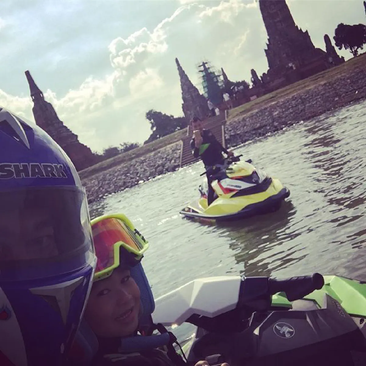 ครั้งแรกในชีวิต! น้องออก้า ขับเจ็ทสกีไปกลับกทม.-อยุธยากว่า 200 กม.