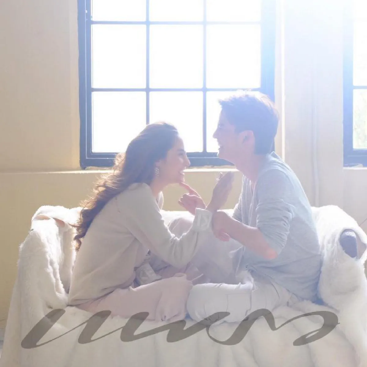 นึกว่าพรีเวดดิ้ง! ขวัญ-กอล์ฟ ควงคู่ถ่ายแบบสุดหวานส่งท้ายปี