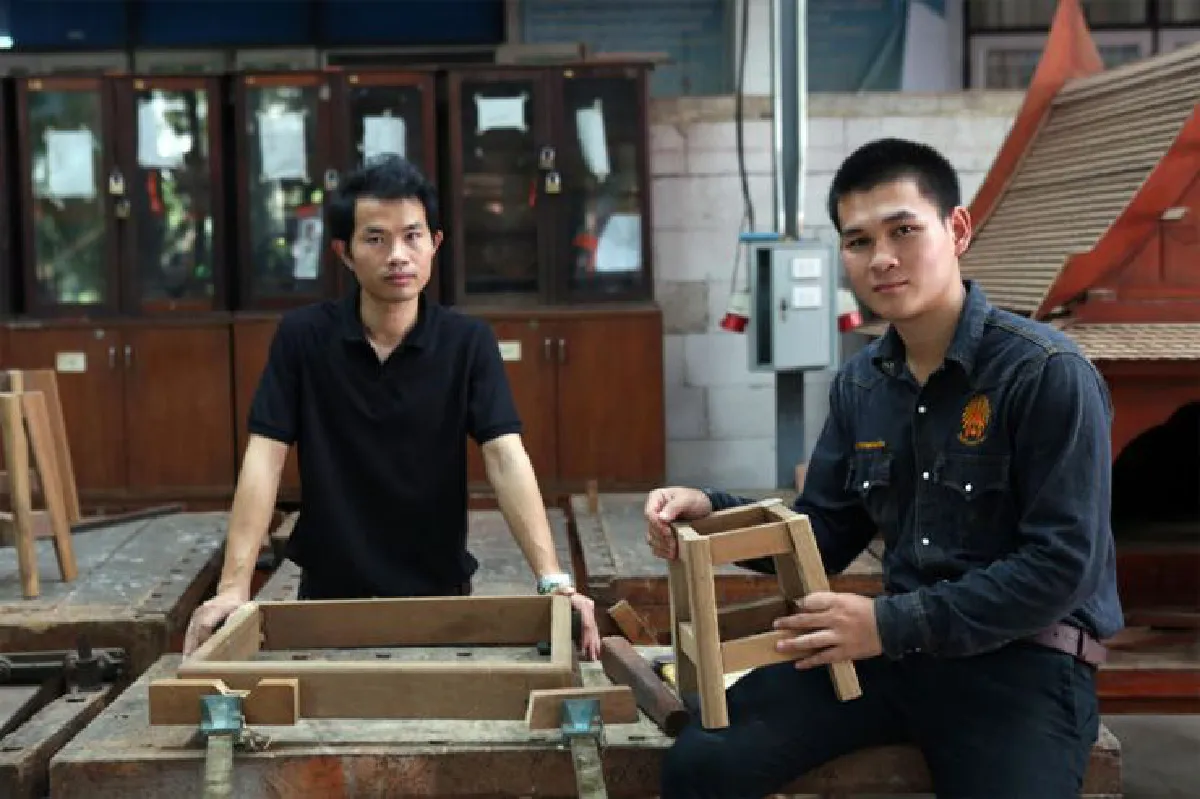 โรงเรียนพระดาบส สร้างสัมมาชีพ สร้างเฟอร์นิเจอร์พันธุ์ไทย