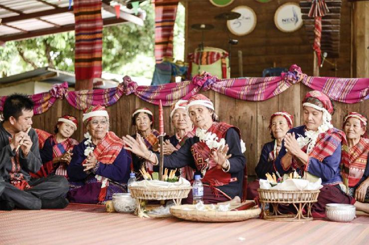 Village to the World ซีเอสอาร์เอื้อการท่องเที่ยว Village to the World ซีเอสอาร์เอื้อการท่องเที่ยว